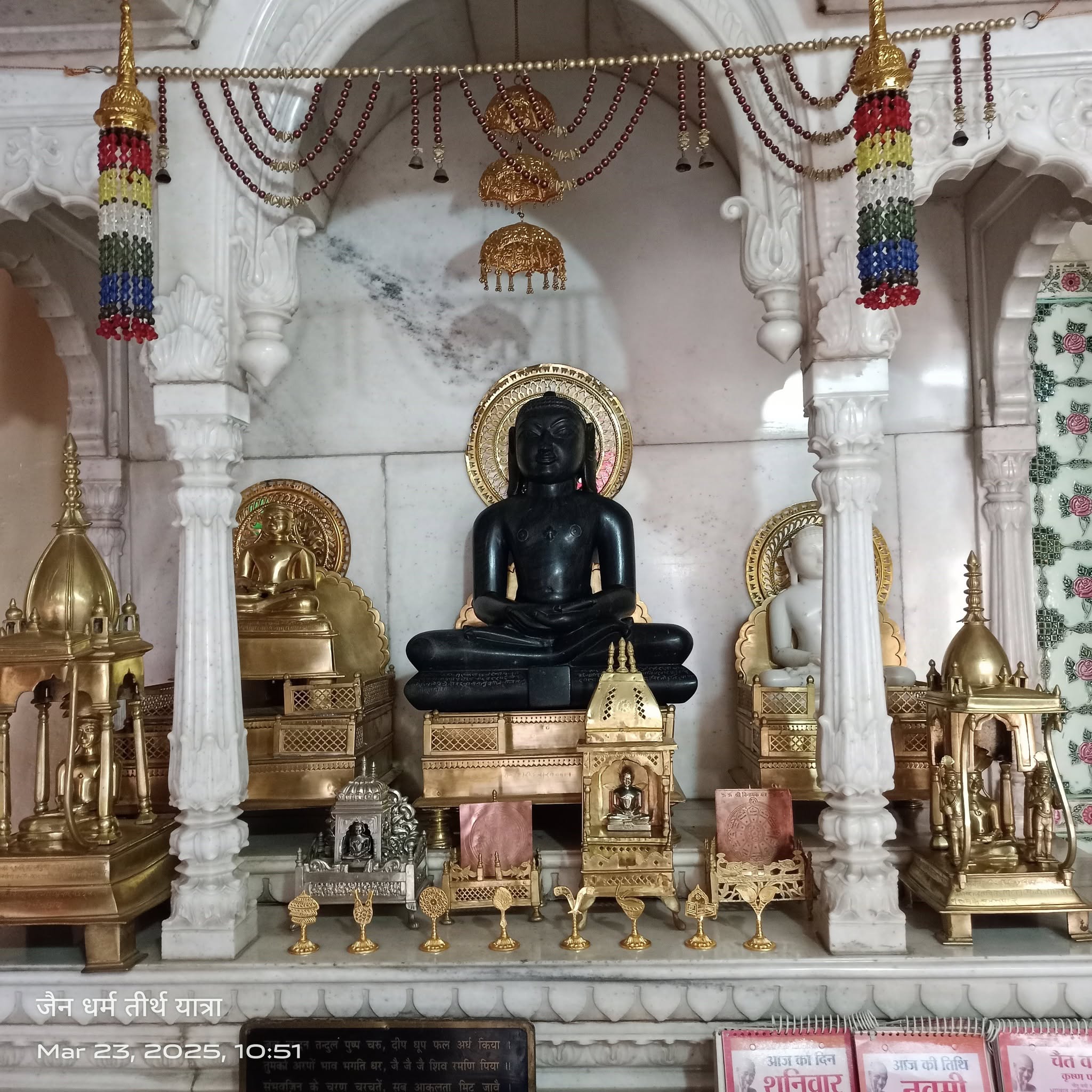 Shri Parshvnath Chandraprabhu Digamber Jain Yugal Mandir, Purani Bajaji, Sarafa, Jabalpur (M.P.) image 11