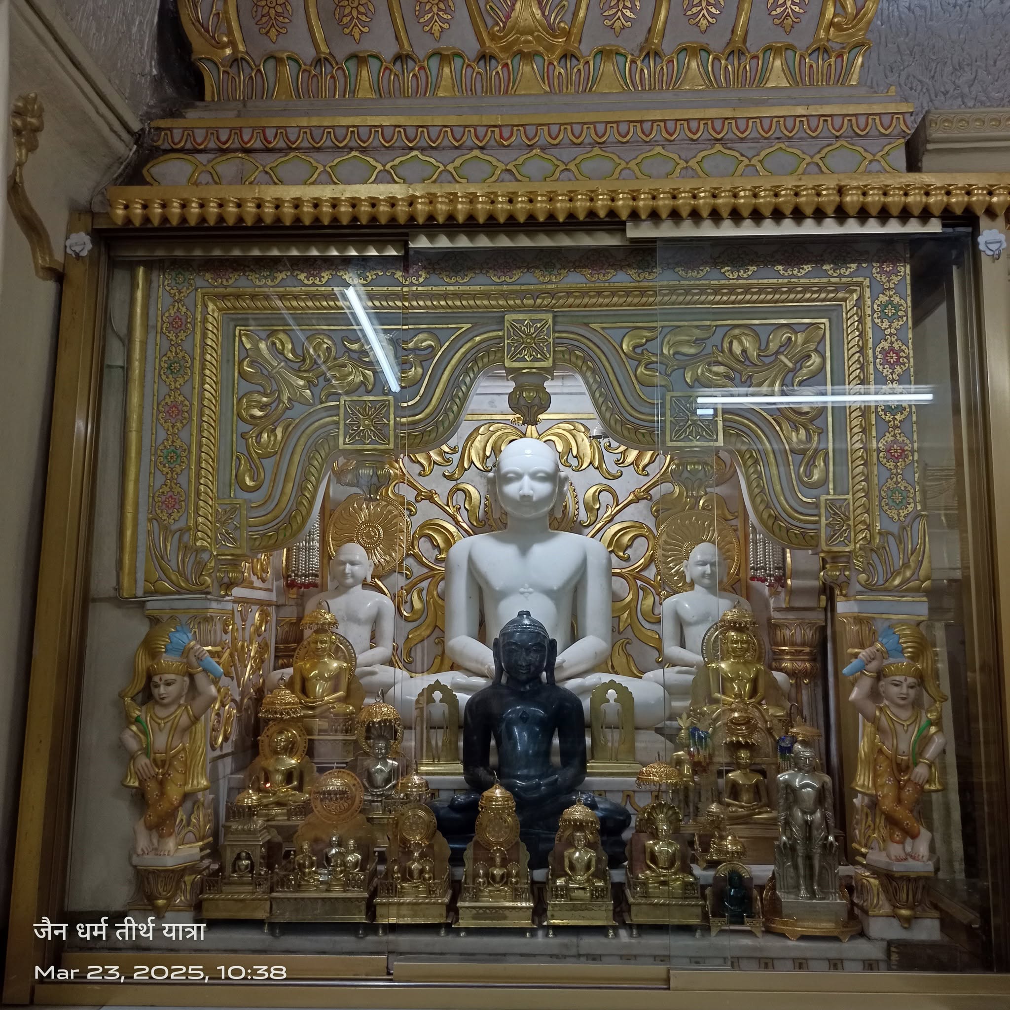Shri Parshvnath Chandraprabhu Digamber Jain Yugal Mandir, Purani Bajaji, Sarafa, Jabalpur (M.P.) image 13