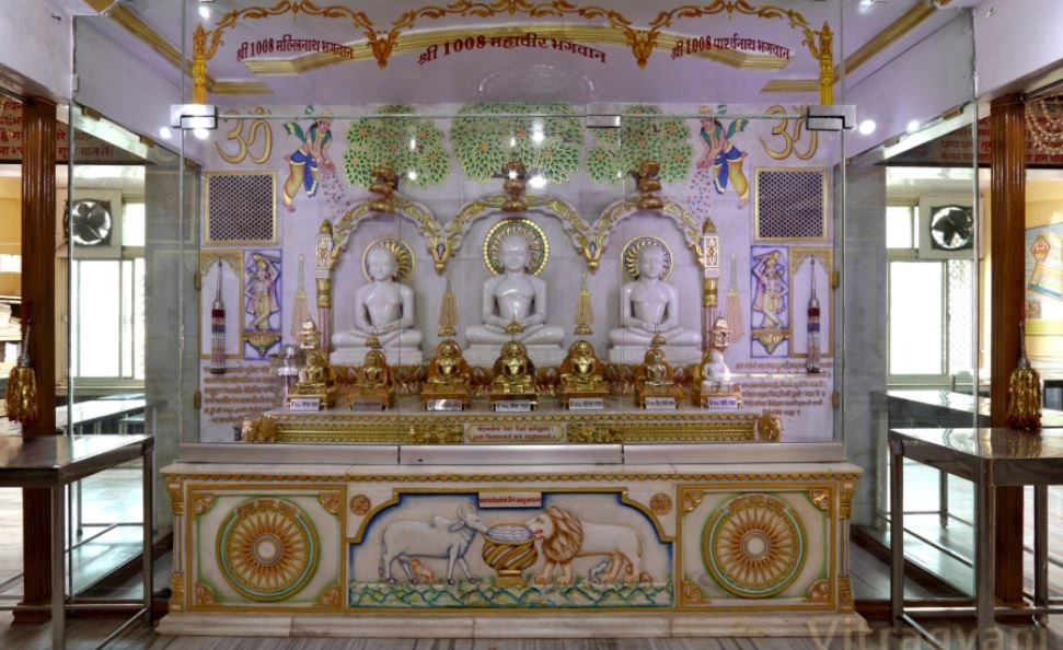 Shri 1008 Mahaveer Swami Digamber Jain Mandir and Swadhyay Bhawan, Bada Fawara, Payalwala Market, Jabalpur (M.P.) image 2