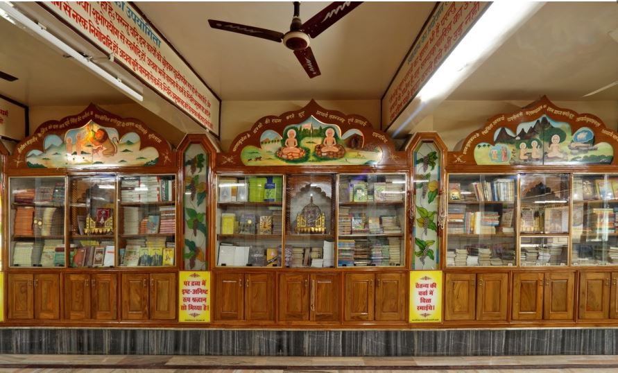 Shri 1008 Mahaveer Swami Digamber Jain Mandir and Swadhyay Bhawan, Bada Fawara, Payalwala Market, Jabalpur (M.P.) image 7