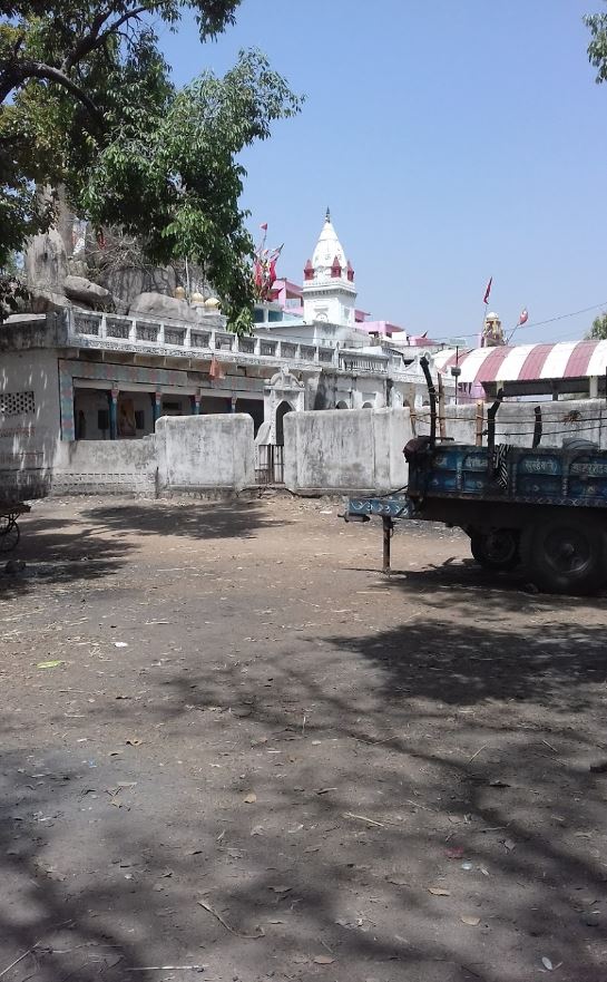 Shri Parshvnath Digamber Jain Mandir, Singrawan, Tehsil - Banda, District - Sagar (Madhya Pradesh) image 1