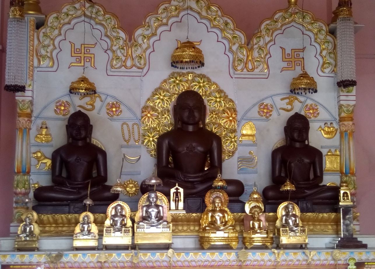 Shri Chandraprabhu Digamber Jain Mandir, Deori, District - Sagar (Madhya Pradesh) image 3