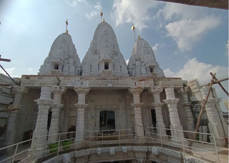 Shri 1008 Parshvnath Digamber Jain Mandir, Tendukheda, District - Damoh (Madhya Pradesh) image 2