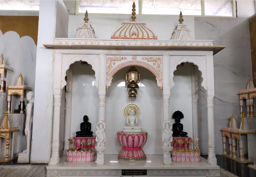 Shri Sarvodaya Mahatirth Digamber Jain Mandir, Malaygiri, Ambikapuri, Indore (Madhya Pradesh) image 3