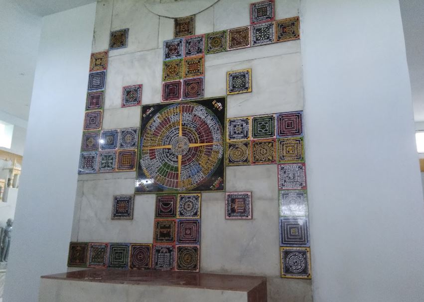 Shri Sarvodaya Mahatirth Digamber Jain Mandir, Malaygiri, Ambikapuri, Indore (Madhya Pradesh) image 4