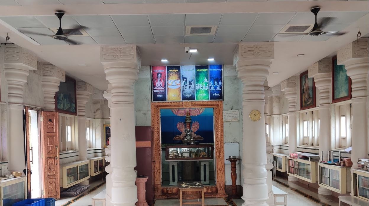 Shri 1008 Chandraprabhu Digamber Jain Mandir, Athwalines, Athwa, Surat (Gujarat) image 5