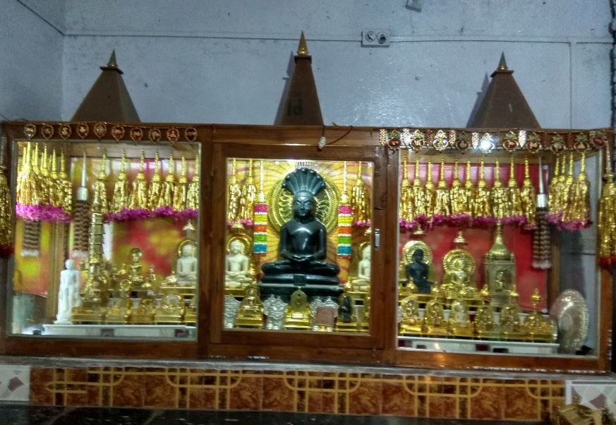 Shri Parshvnath Digamber Jain Mandir, Chargaon, District - Jabalpur (Madhya Pradesh) image 1