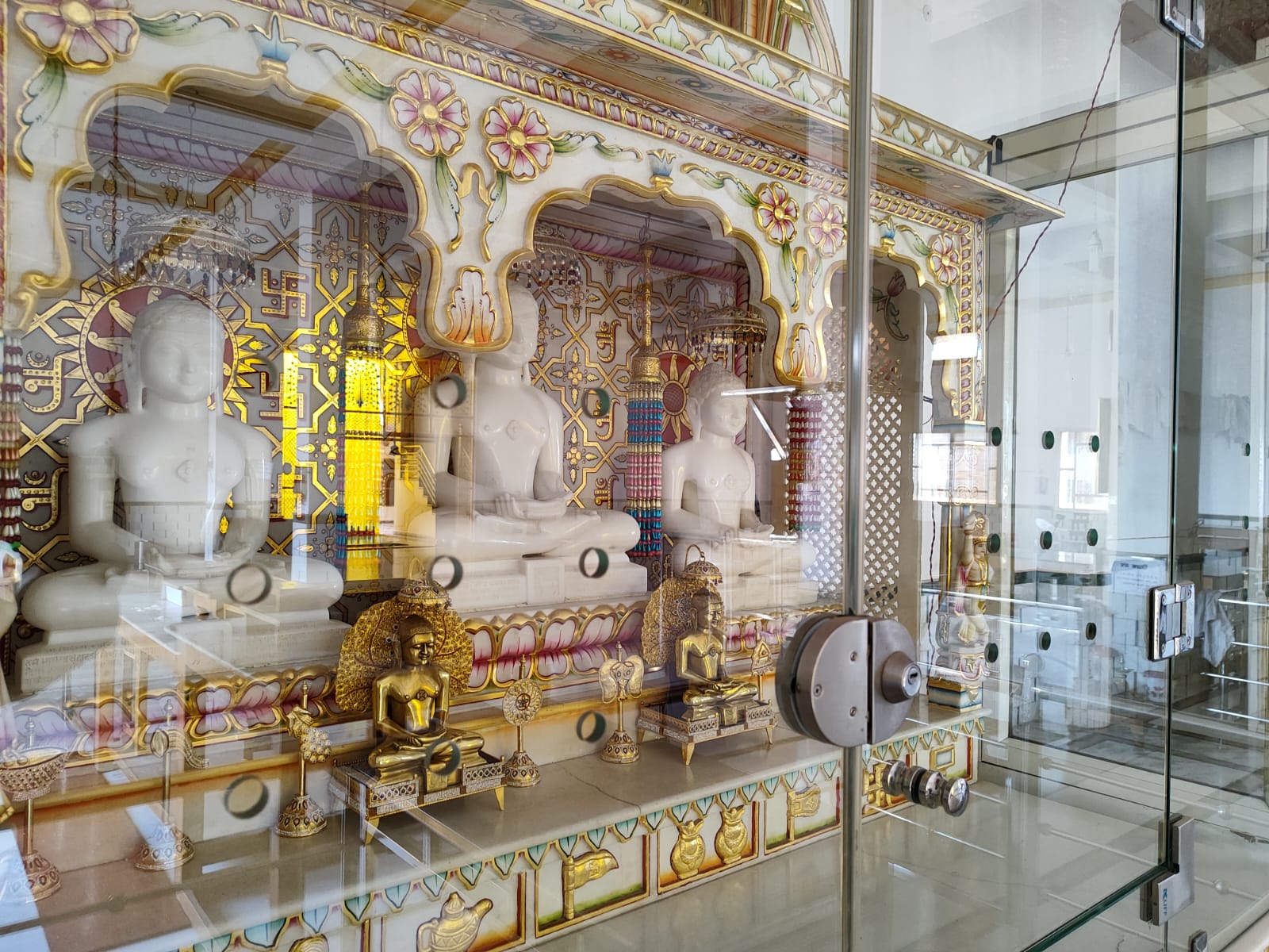 Shri 1008 Trimurti Digamber Jain Mandir, Bareth Road, Ganj Basoda, District - Vidisha (M.P.) image 5