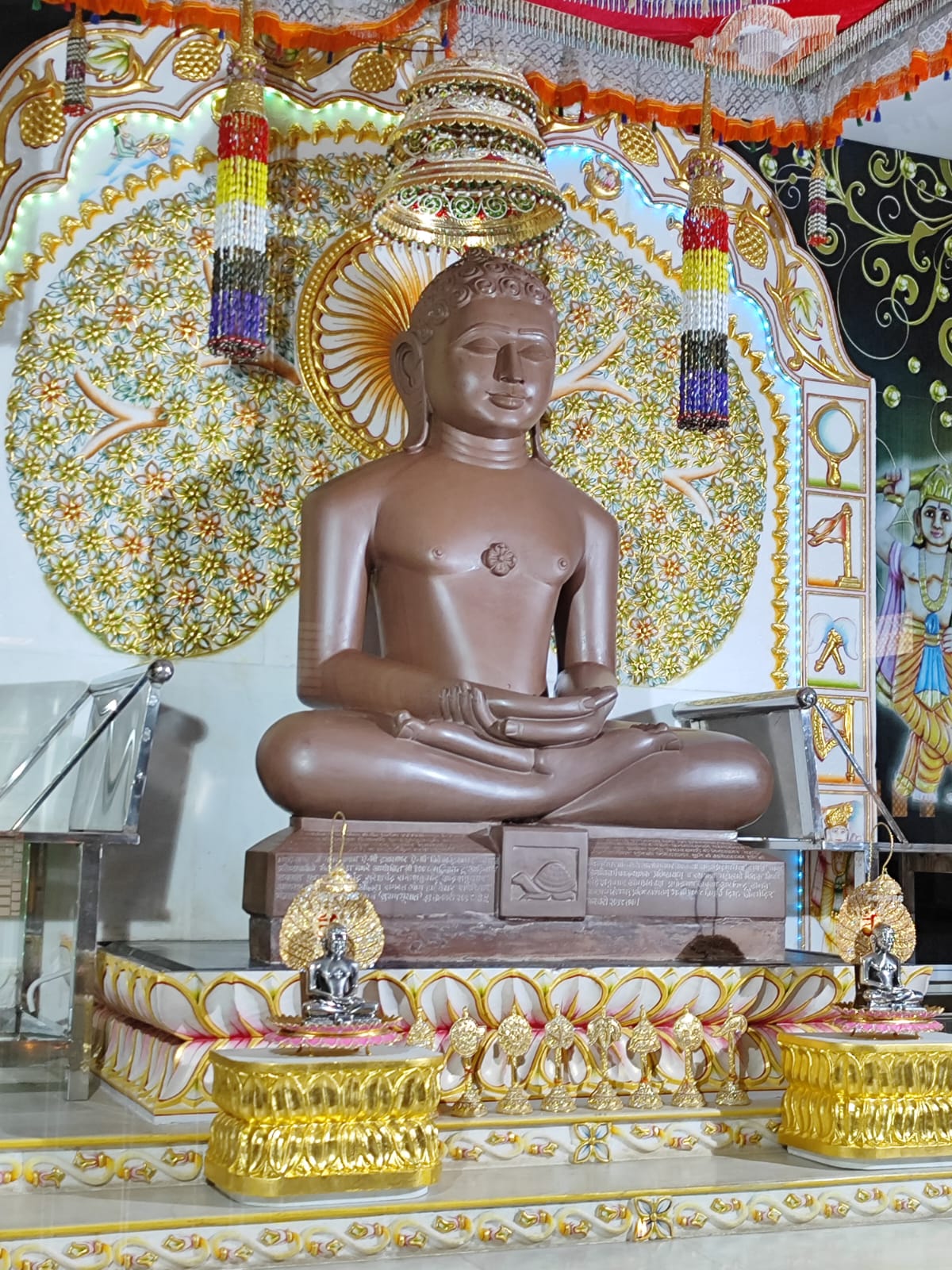 Shri 1008 Trimurti Digamber Jain Mandir, Bareth Road, Ganj Basoda, District - Vidisha (M.P.) image 7