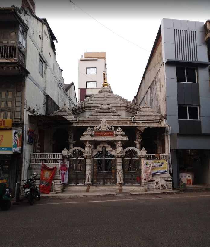 Shri Mahaveer Swami Shwetamber Jain Mandir, Nanpura,  Surat (Gujarat) image 1