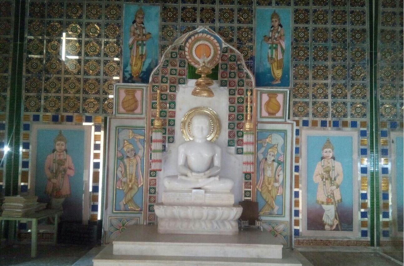 Shri 1008 Adinath Digamber Jain Mandir, Mandi Bamora, District - Sagar (M.P.) image 1