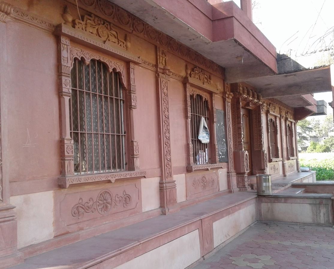 Shri Digamber Jain Mandir, Hazaribagh, Badnagar, District - Ujjain (M.P.) image 2