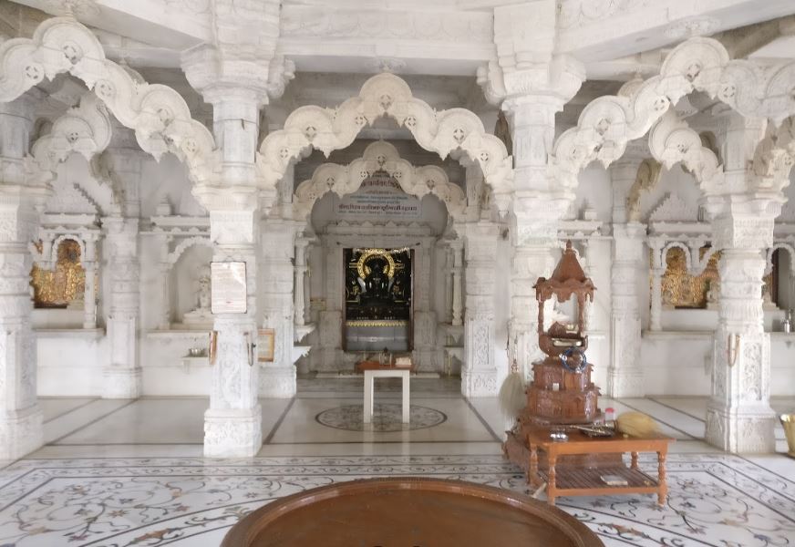 Shri Alaukik Parshvnath Jain Shwetamber Tirth, Hasampura, District - Ujjain (M.P.) image 4