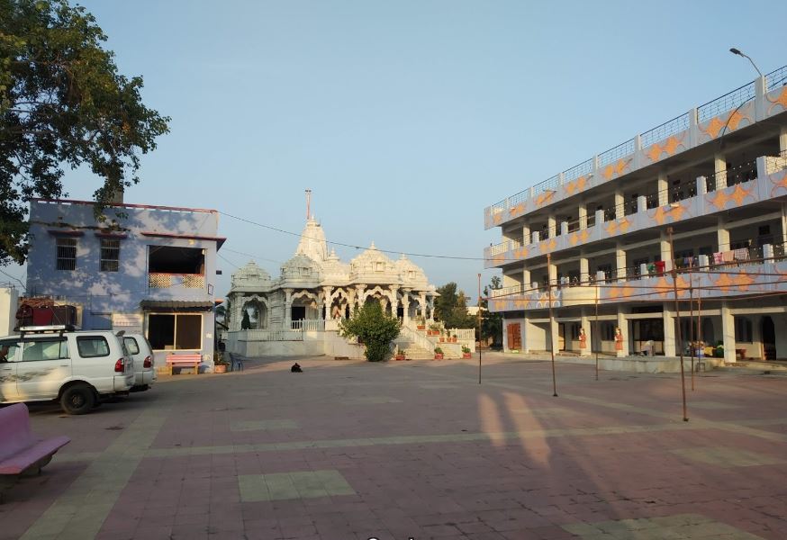 Shri Alaukik Parshvnath Jain Shwetamber Tirth, Hasampura, District - Ujjain (M.P.) image 5