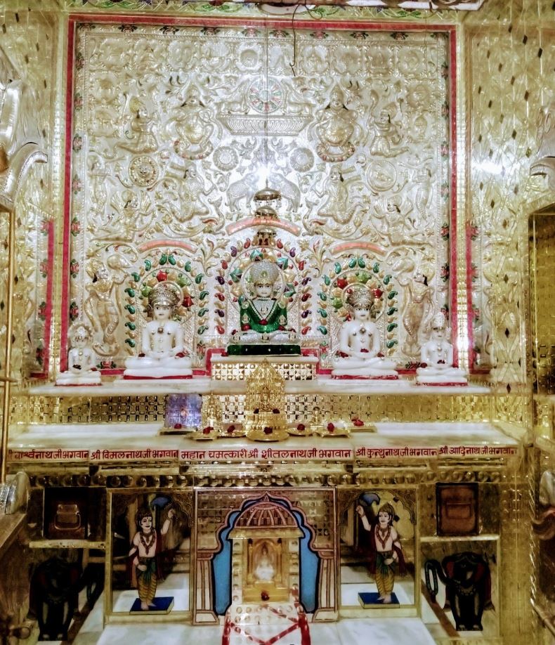 Shri Shitalnath Jain Kaanch Ka Mandir, Daulat Ganj, Nagori Mohalla, Ujjain (Madhya Pradesh) image 1