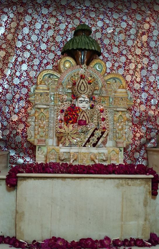 Shri Chandaprabhu Ji Jain Shwetamber Mandir, Nayapura, Ujjain (Madhya Pradesh) image 2