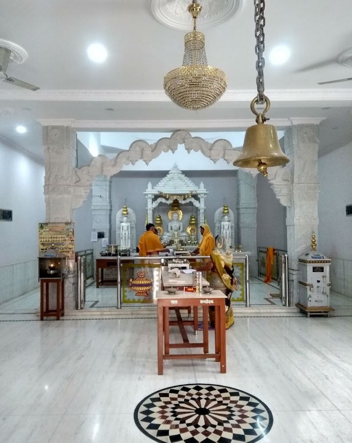Shri 1008 Chandraprabhu Digamber Jain Mandir, Bhairavgarh, Ganesh Nagar, Ujjain (M.P.) image 2
