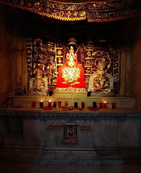 Shri Munisuvrat Swami Jain Shwetamber Temple Lal Mandir, Mahidpur, District - Ujjain (M.P.) image 2