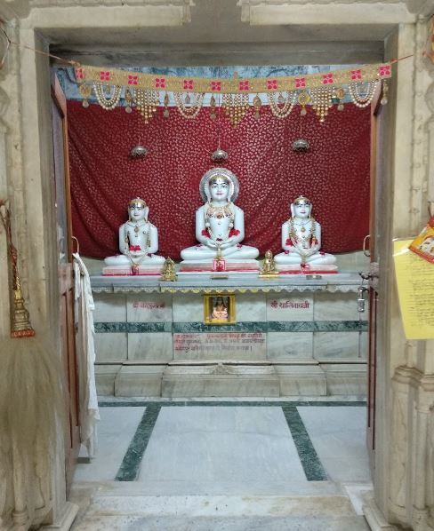 Shri Sumatinath Jain Dadawadi, Mahidpur, District - Ujjain (M.P.) image 1