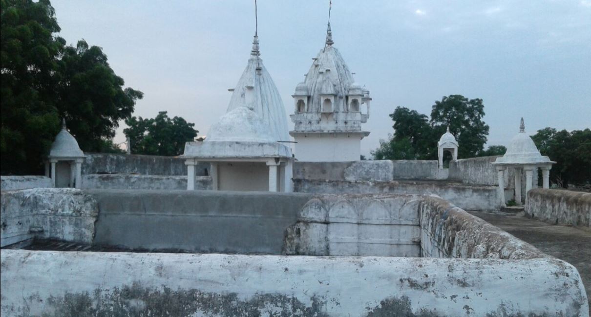 Shri Parshvnath Digamber Jain Mandir, Achalgarh, District - Ashoknagar (M.P.) image 1