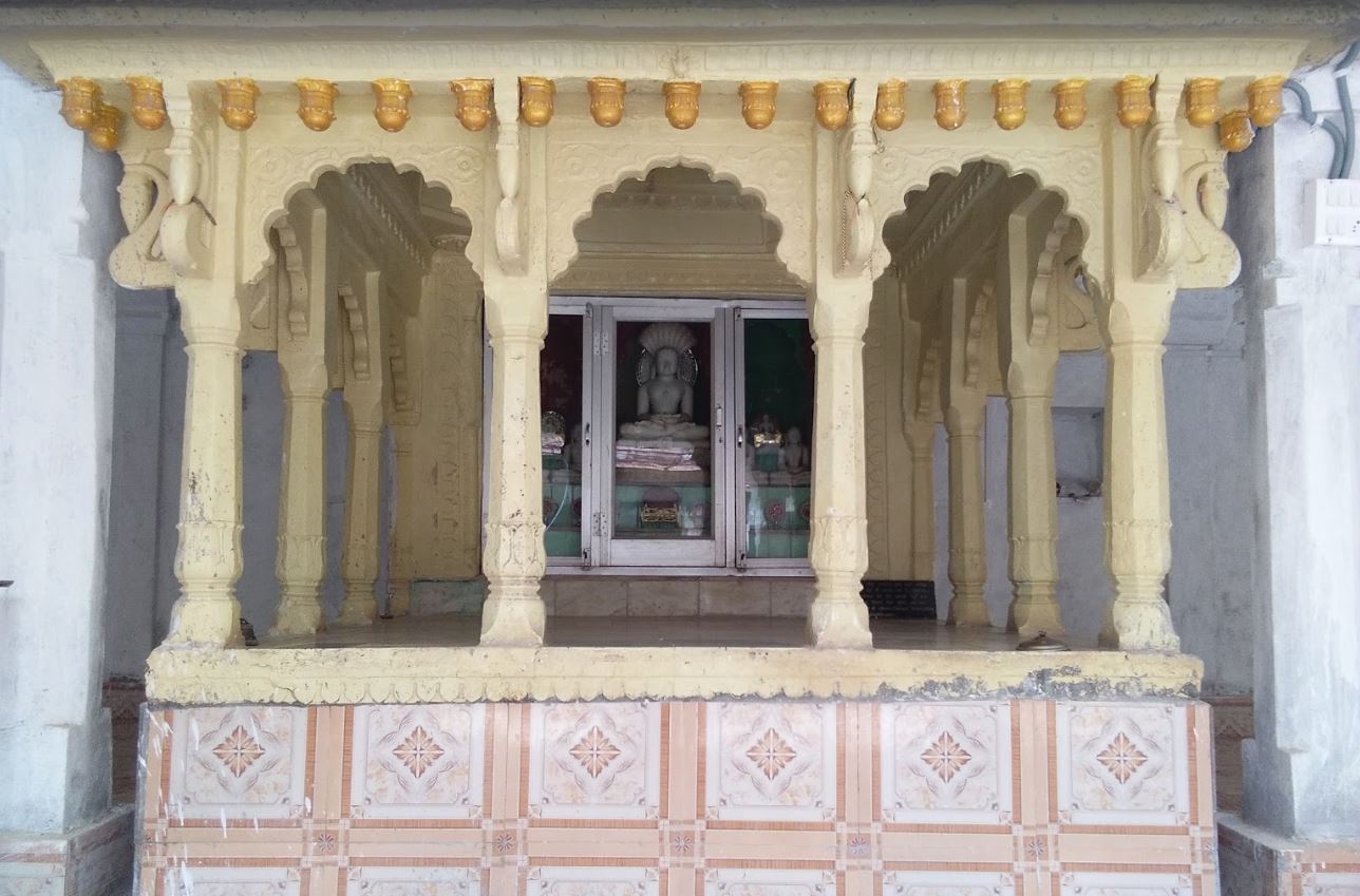 Shri Parshvnath Digamber Jain Mandir, Achalgarh, District - Ashoknagar (M.P.) image 2