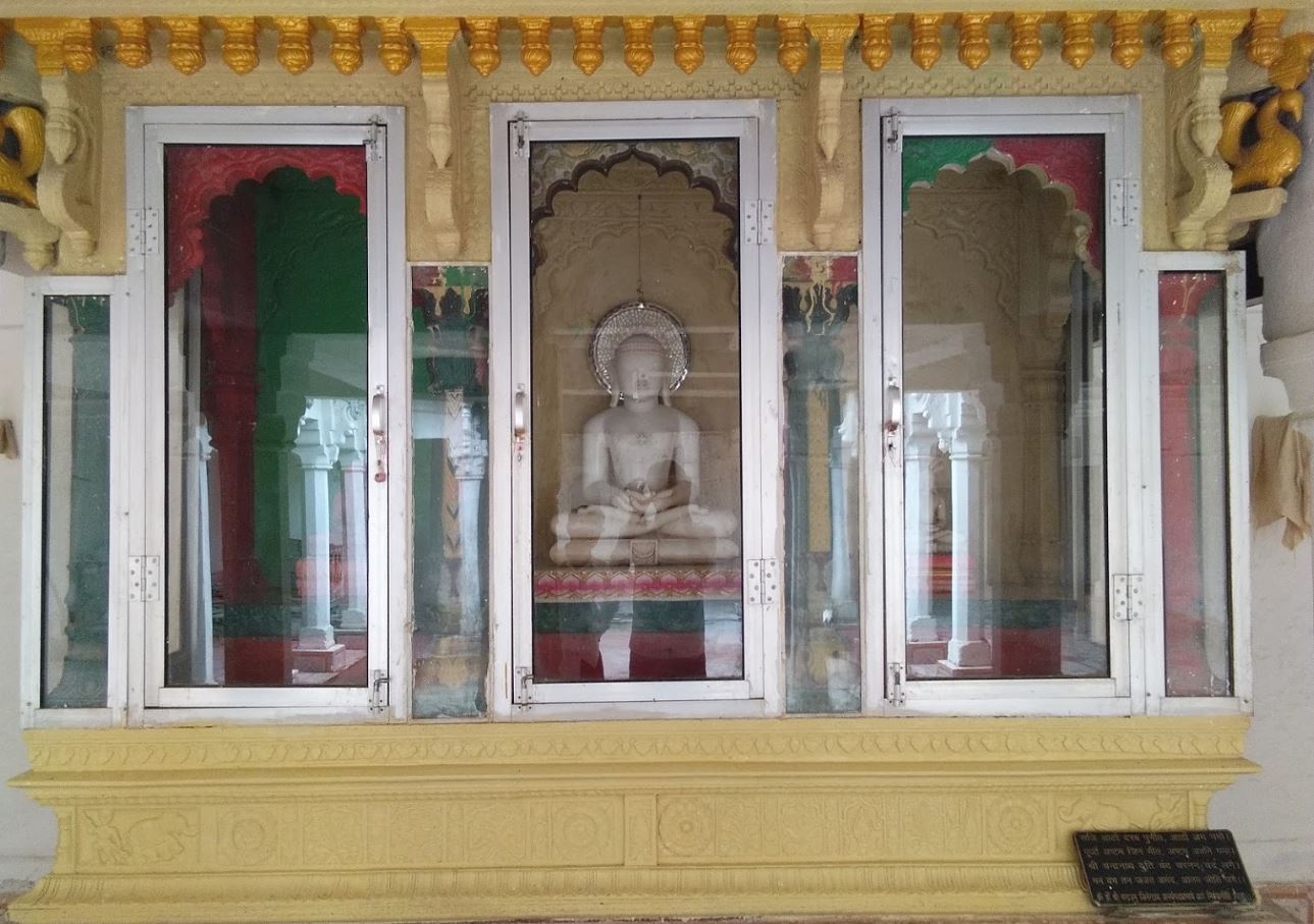 Shri Parshvnath Digamber Jain Mandir, Achalgarh, District - Ashoknagar (M.P.) image 6
