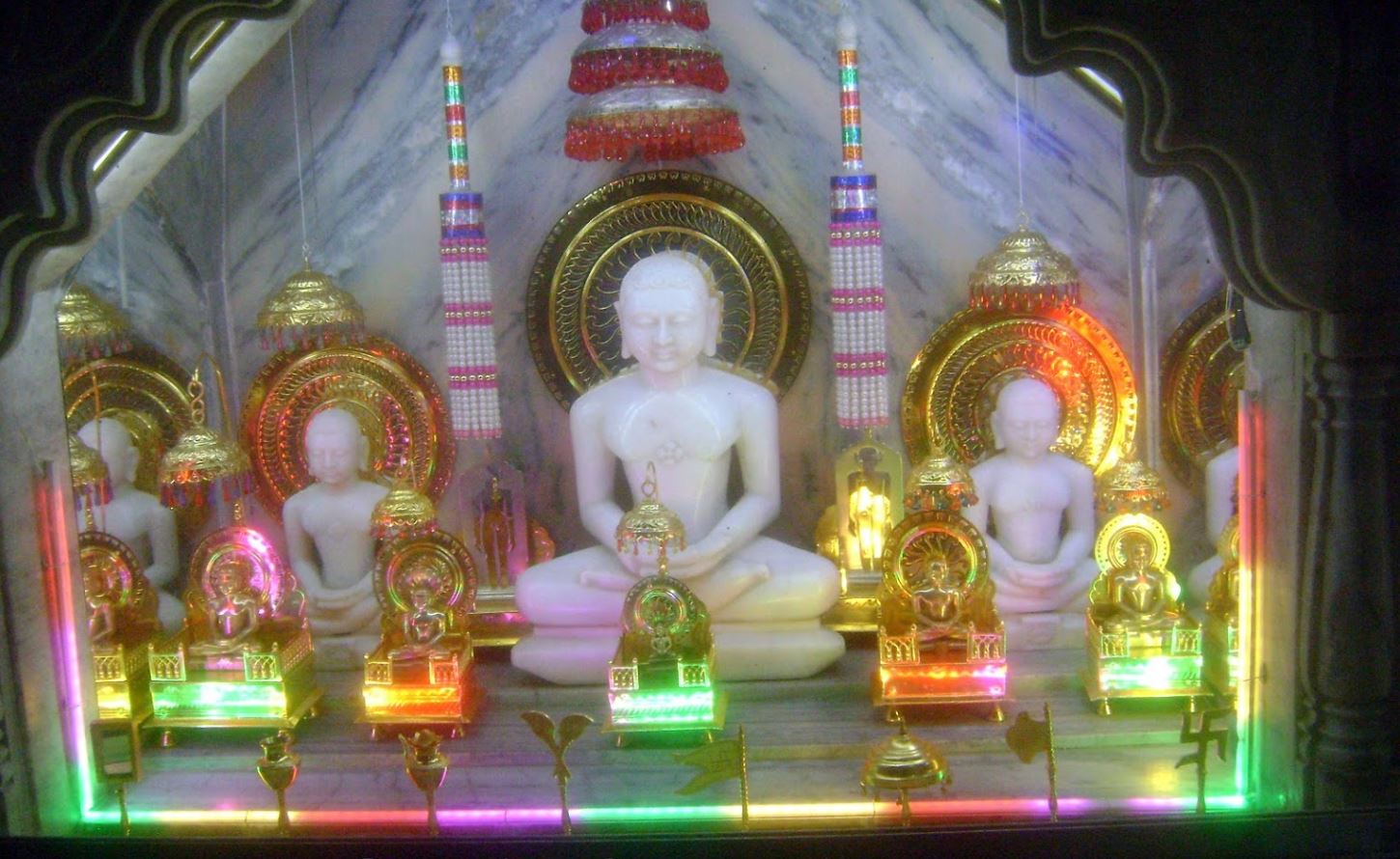 Shri 1008 Digamber Jain Mandir, Parsoriya, District - Sagar (M.P.) image 2