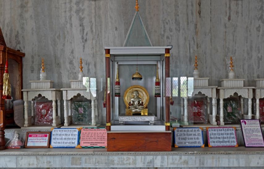 Shri Digamber Jain Kundkund-Kahan Swadhyay Mandir, Khaderi, District - Damoh (M.P.) image 2