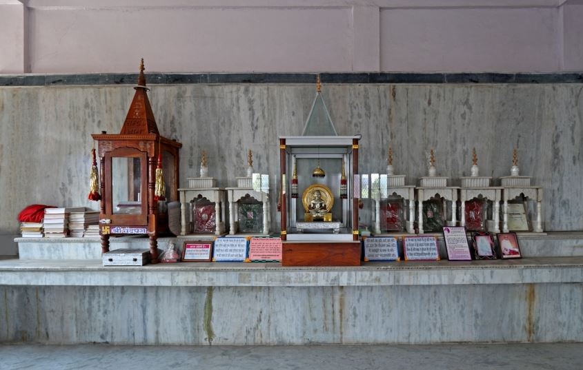 Shri Digamber Jain Kundkund-Kahan Swadhyay Mandir, Khaderi, District - Damoh (M.P.) image 3
