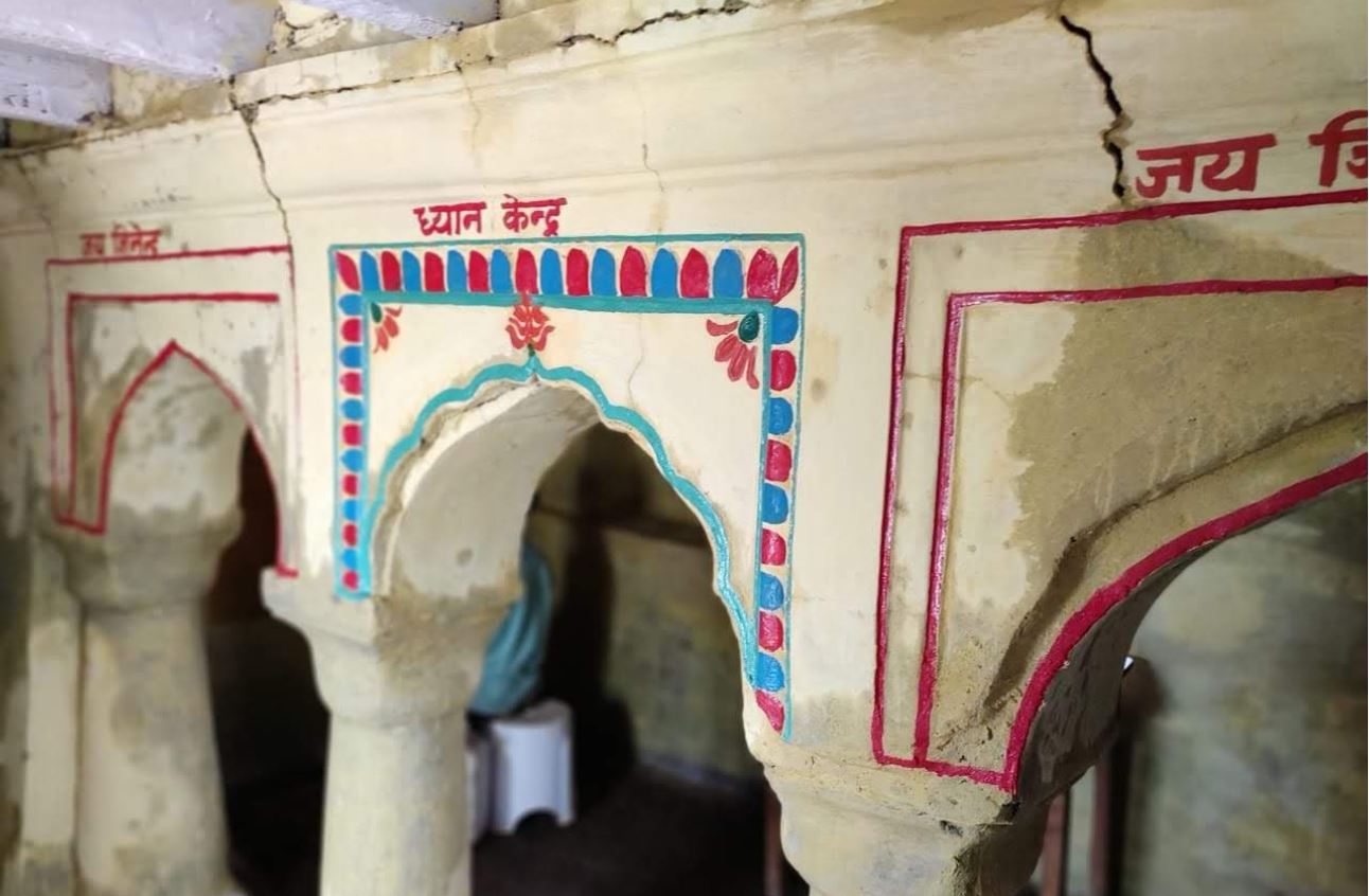 Pracheen Digamber Jain Mandir, Fatehpur, District - Damoh (M.P.) image 4