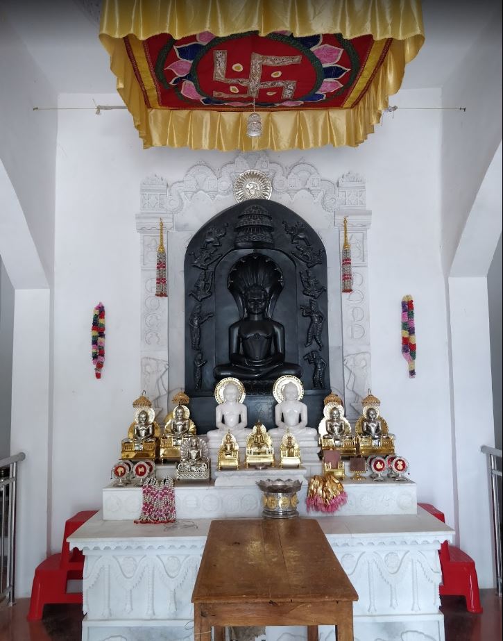 Shri Parshvnath Digamber Jain Mandir, Katangi, District - Damoh (M.P.) image 1