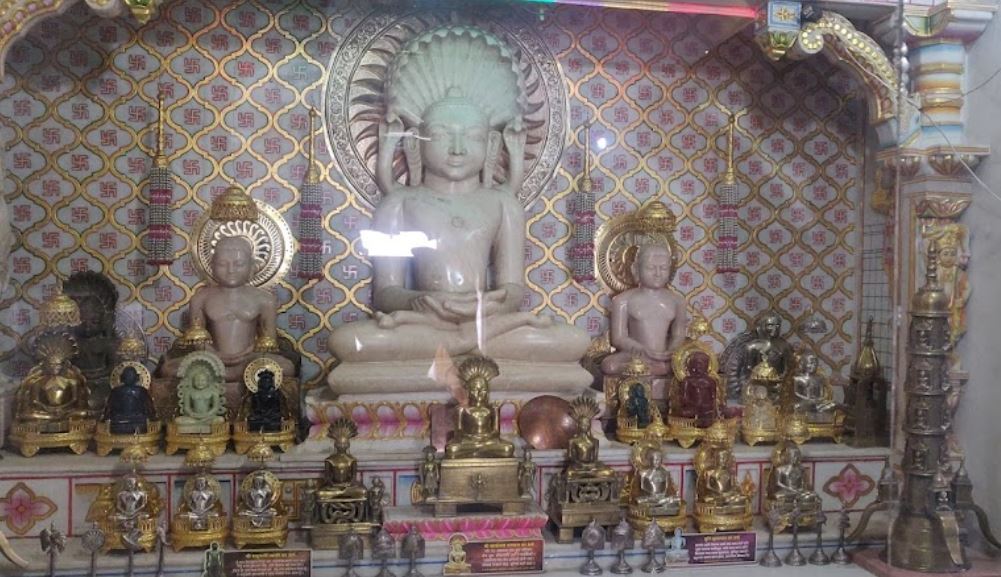 Shri Parshvnath Digamber Jain Bada Mandir, Patharia, District - Damoh (Madhya Pradesh) image 2