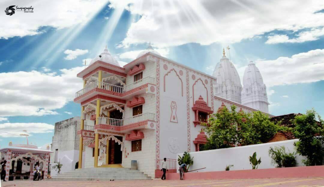 Shri 1008 Shantinath Digamber Jain Mandir Shantidham, Taradehi, District - Damoh (M.P.) main image