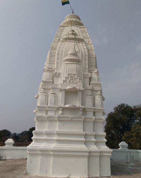 Shri Parshvnath Digamber Jain Mandir, Sarra, District - Damoh (M.P.) image 1