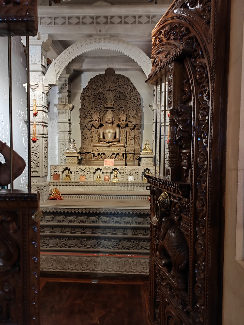 Shri 1008 Neminath Digamber Jain Mandir, Satwas, District - Dewas (M.P.) main image
