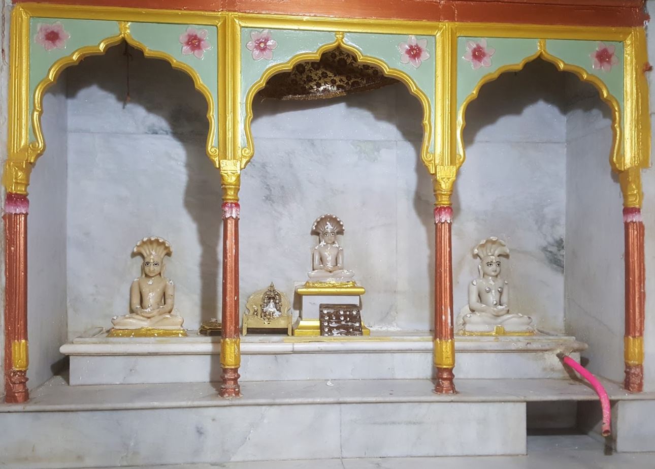 Shri Suparshvnath Jain Shwetamber Mandir, Digthan, District - Dhar (M.P.) image 4