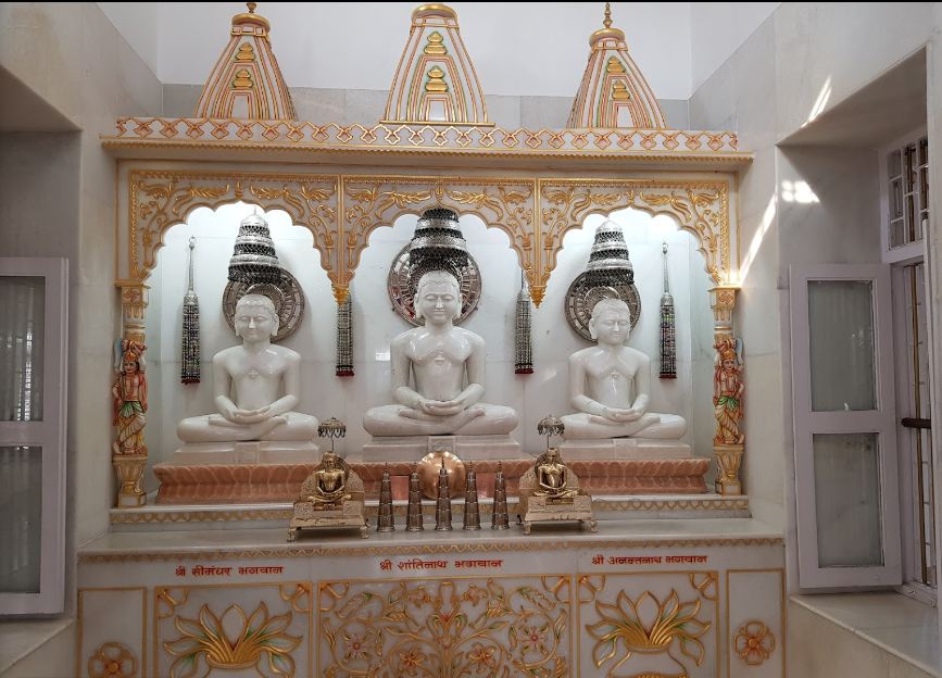 Shri Digamber Jain Mandir, Jagmal Chowk, Mullawada, Junagadh (Gujarat) image 3