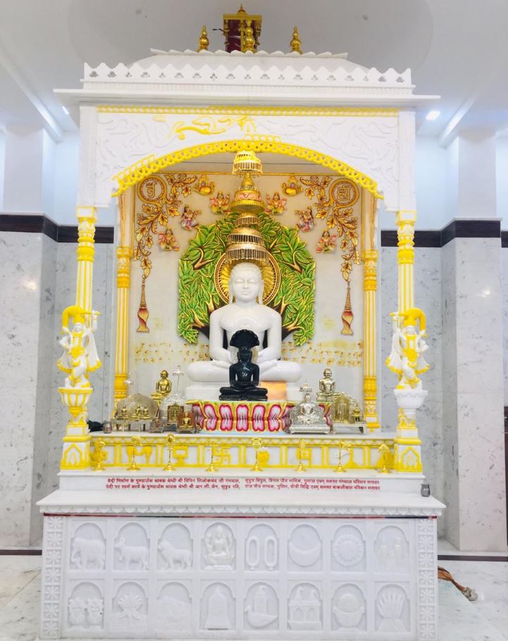 Shri Parshvnath Digamber Jain Chaitalaya, Manawar, District - Dhar (M.P.) image 2