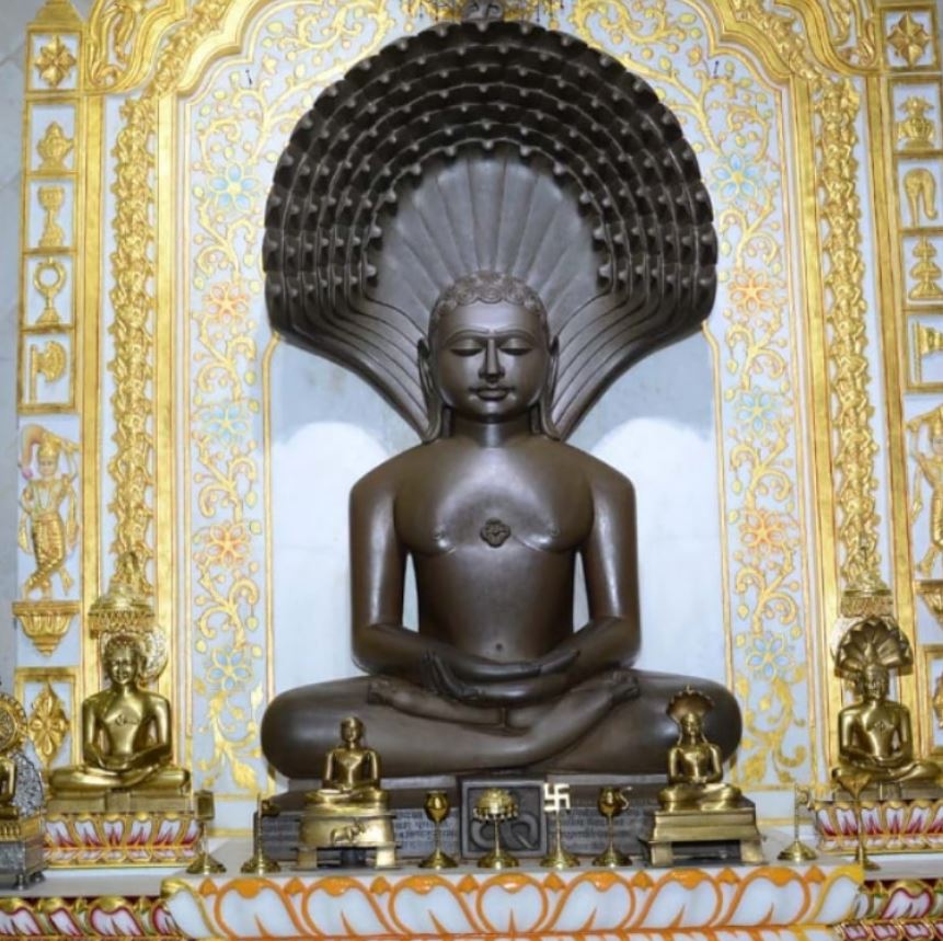 Shri Parshvnath Digamber Jain Bada Mandir, Choudhary Mohalla, Guna (M.P.) image 4
