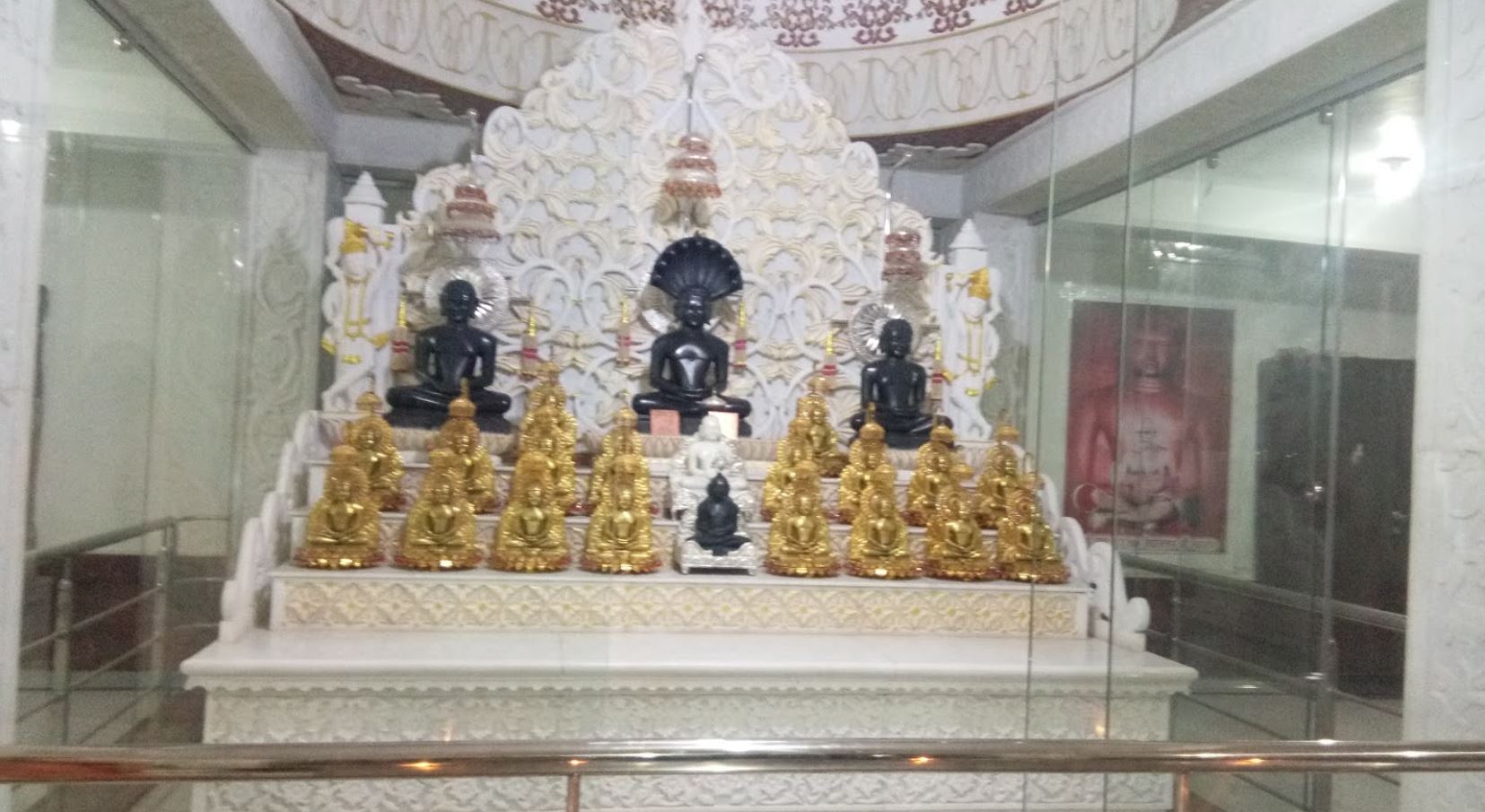 Shri Chandraprabhu Digamber Jain Mandir, Durga Colony, Guna (M.P.) image 3