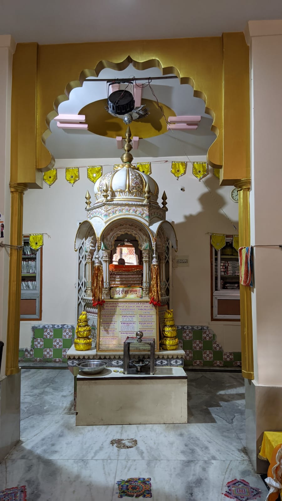 Shri Taaran Taran Digamber Jain Chaitalaya, Pipariya, District - Hoshangabad (M.P.) thumbnail 2