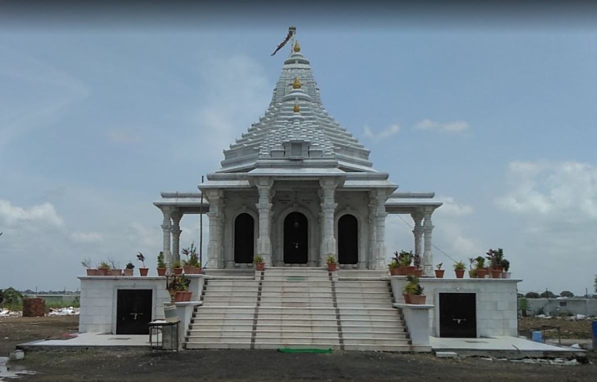 Shri Man Kamal Parshvnath Shwetamber Jain Mandir, Depalpur, District - Indore (M.P.) image 1