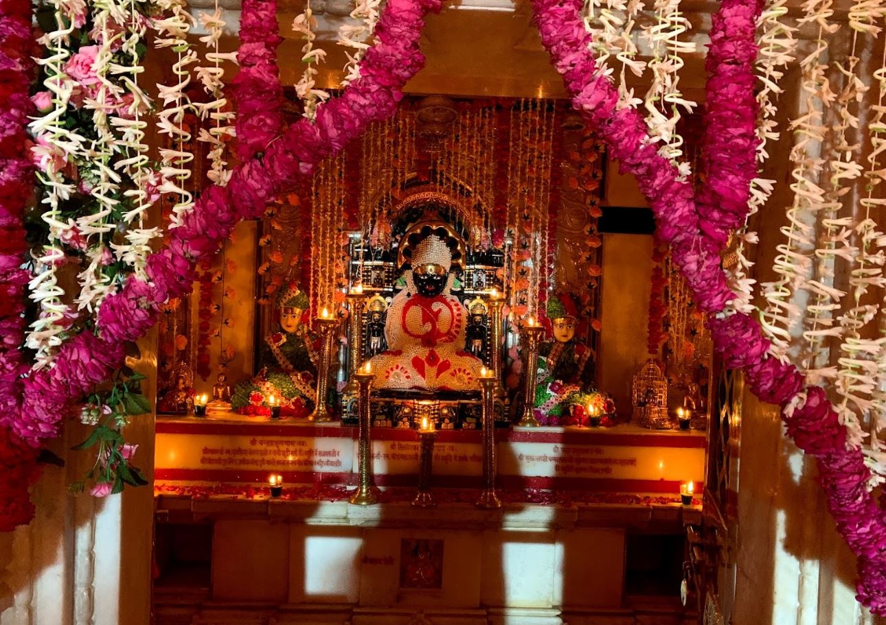 Shri Tilkeshwar Parshvnath Shwetamber Jain Mandir, Tilak Nagar, Indore (M.P.) image 2