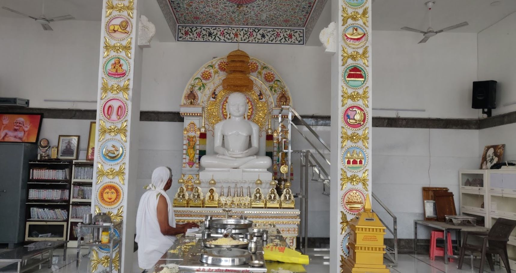 Shri 1008 Padamprabh Digamber Jain Mandir, Vaibhav Nagar, Indore (M.P.) image 2