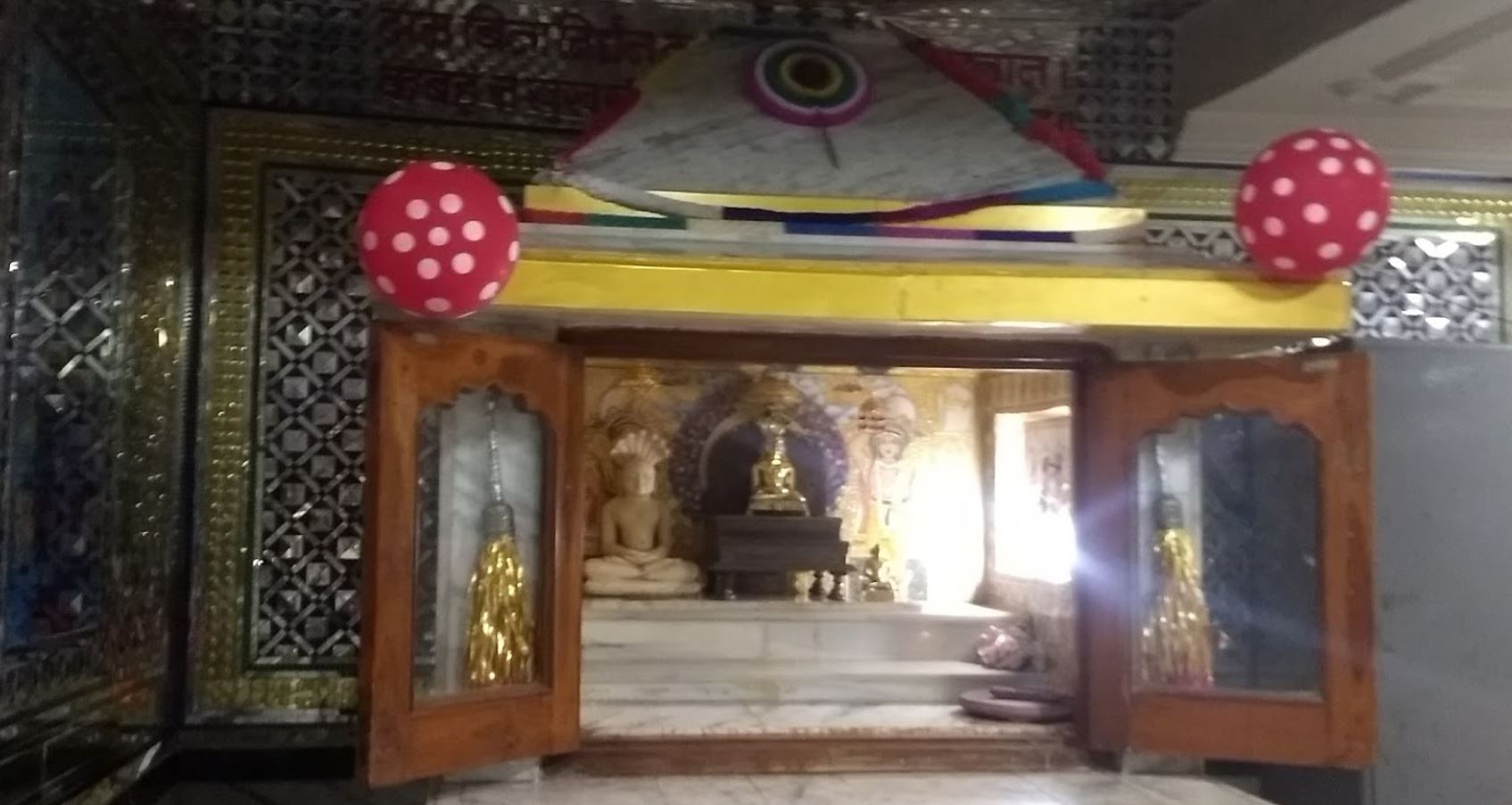 Shri Digamber Jain Mandir, Kachhalya, District - Indore (M.P.) image 2
