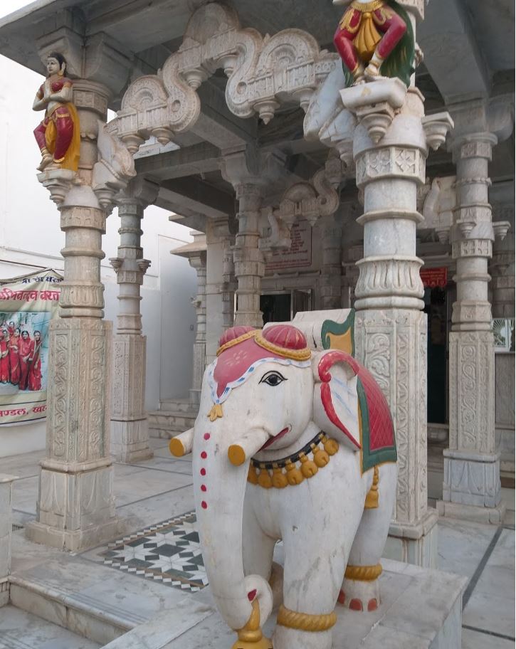 Shri Naminath Jain Shwetamber Mandir, Tagore Park Colony, Khargone (M.P.) image 2