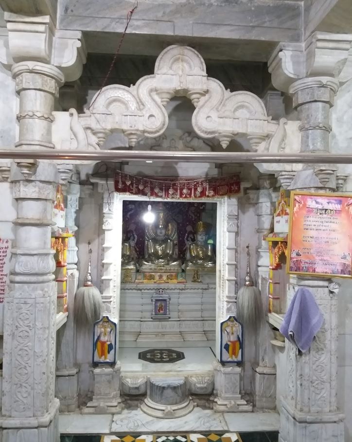Shri Naminath Jain Shwetamber Mandir, Tagore Park Colony, Khargone (M.P.) image 4