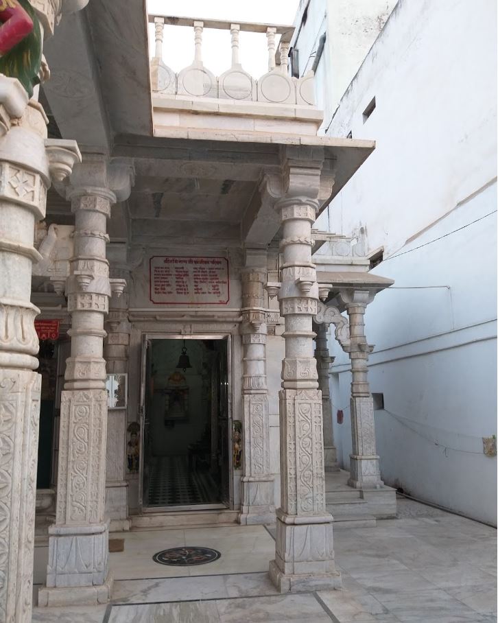 Shri Naminath Jain Shwetamber Mandir, Tagore Park Colony, Khargone (M.P.) image 5