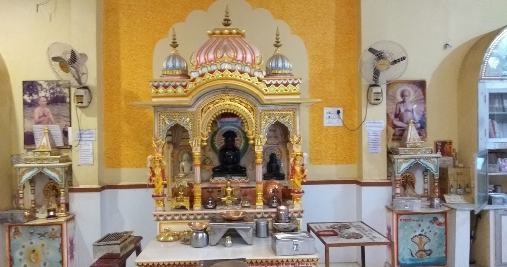Shri Digamber Jain Mandir, Balsamund, District - Khargone (M.P.) image 2