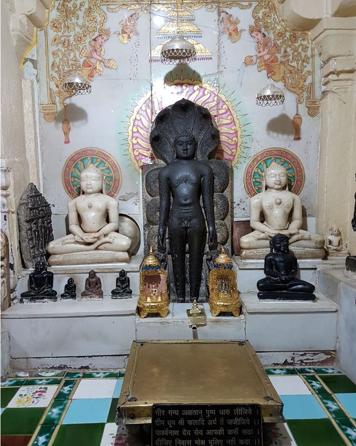 Shri Adinath Porwad Digamber Jain Mandir, Maheshwar, District - Khargone (M.P.) image 3